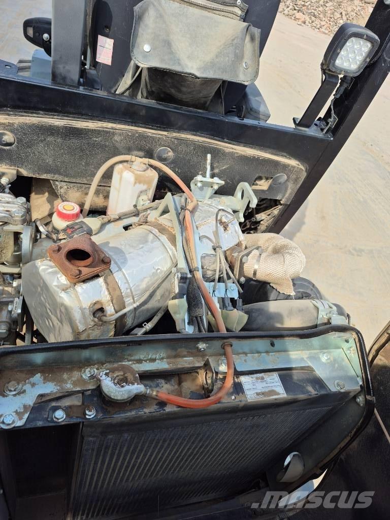 GiANT V 452 T HD Minilader