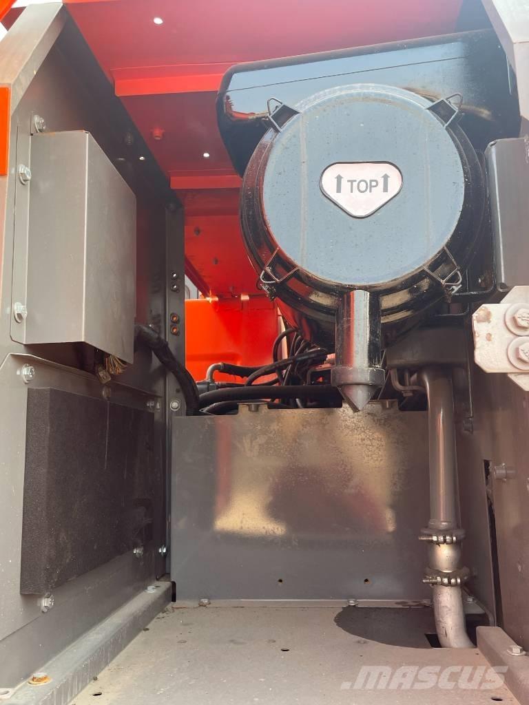 Hitachi 210LC Raupenbagger