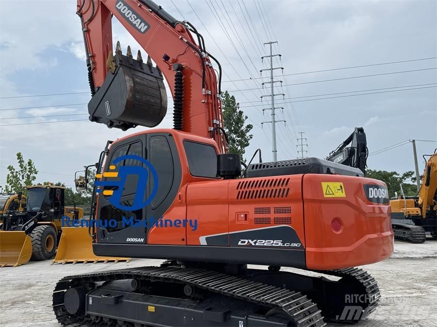 Doosan DX 225 LC-9C Raupenbagger