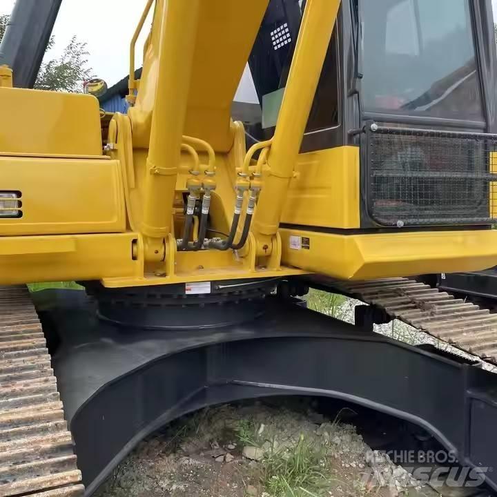 Komatsu PC 210 LC-8 Raupenbagger