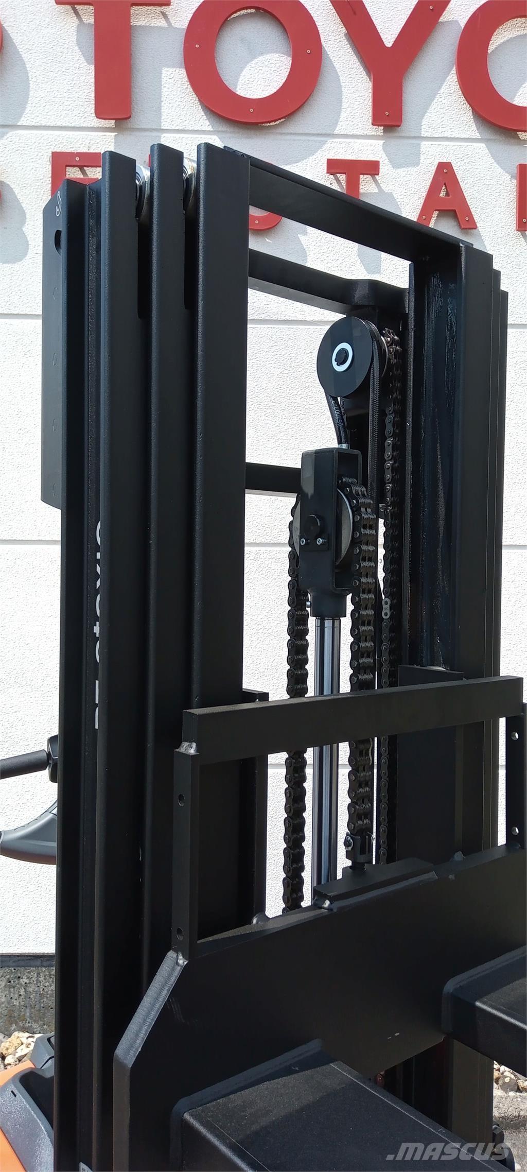 Toyota SWE120L Selbstfahrstapler