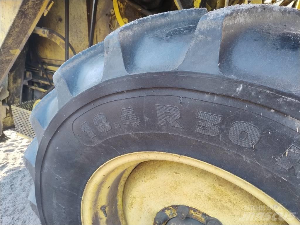 New Holland 8030 Mähdrescher