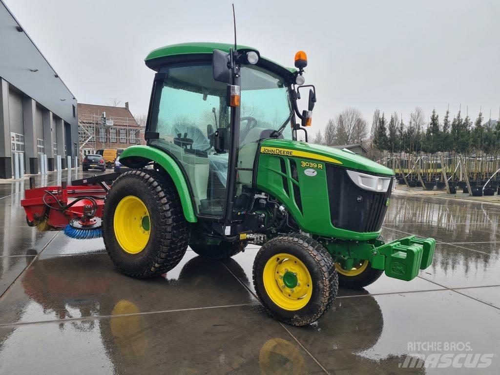 John Deere 3039R Traktoren