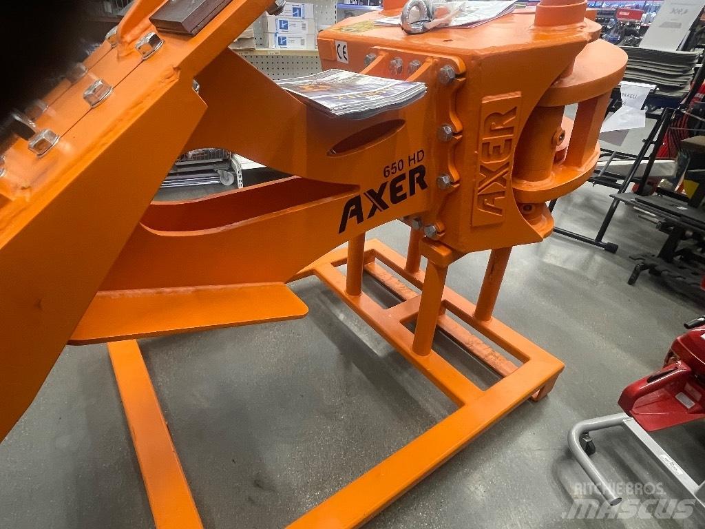 Axer 650 Krane und Lader