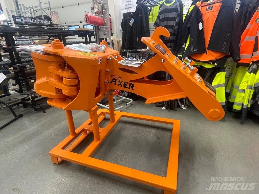 Axer 650 Krane und Lader