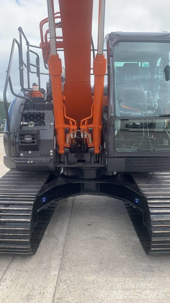 Hitachi ZX 135 US-6 Raupenbagger