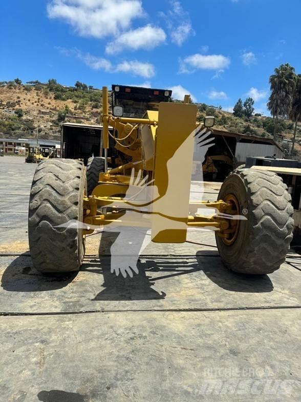 CAT 16H Grader