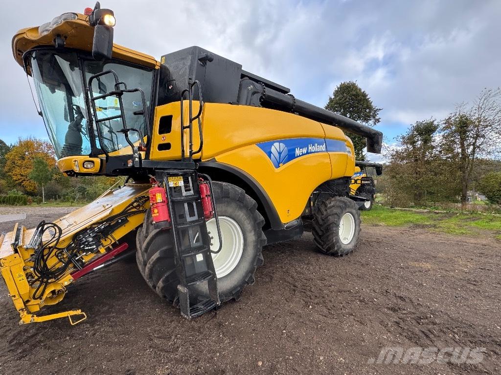 New Holland CX 8070 Mähdrescher