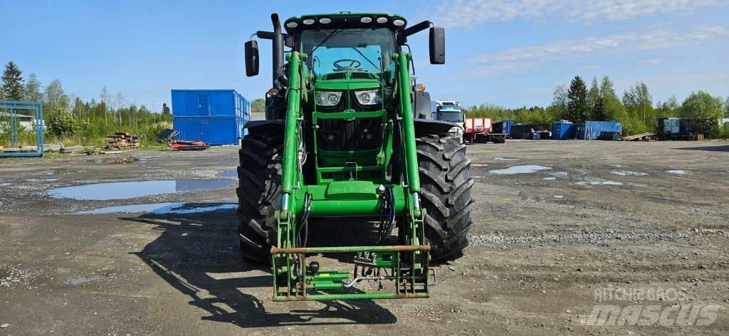 John Deere 6215R Traktoren