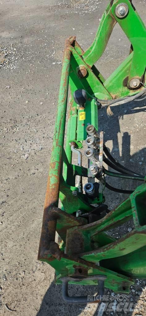 John Deere 6215R Traktoren