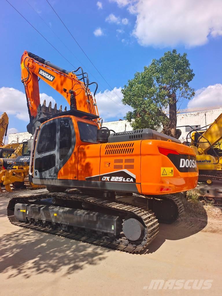 Doosan DX 225 LCA Raupenbagger