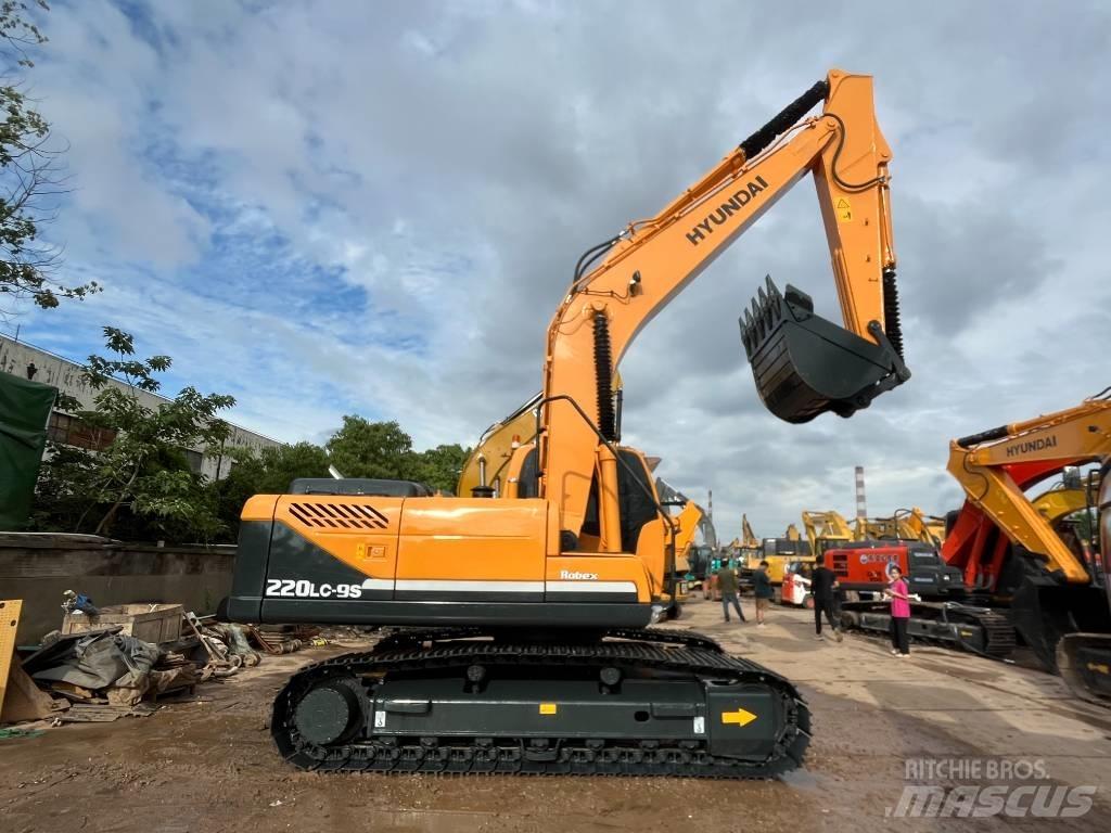 Hyundai 220LC-9S Raupenbagger