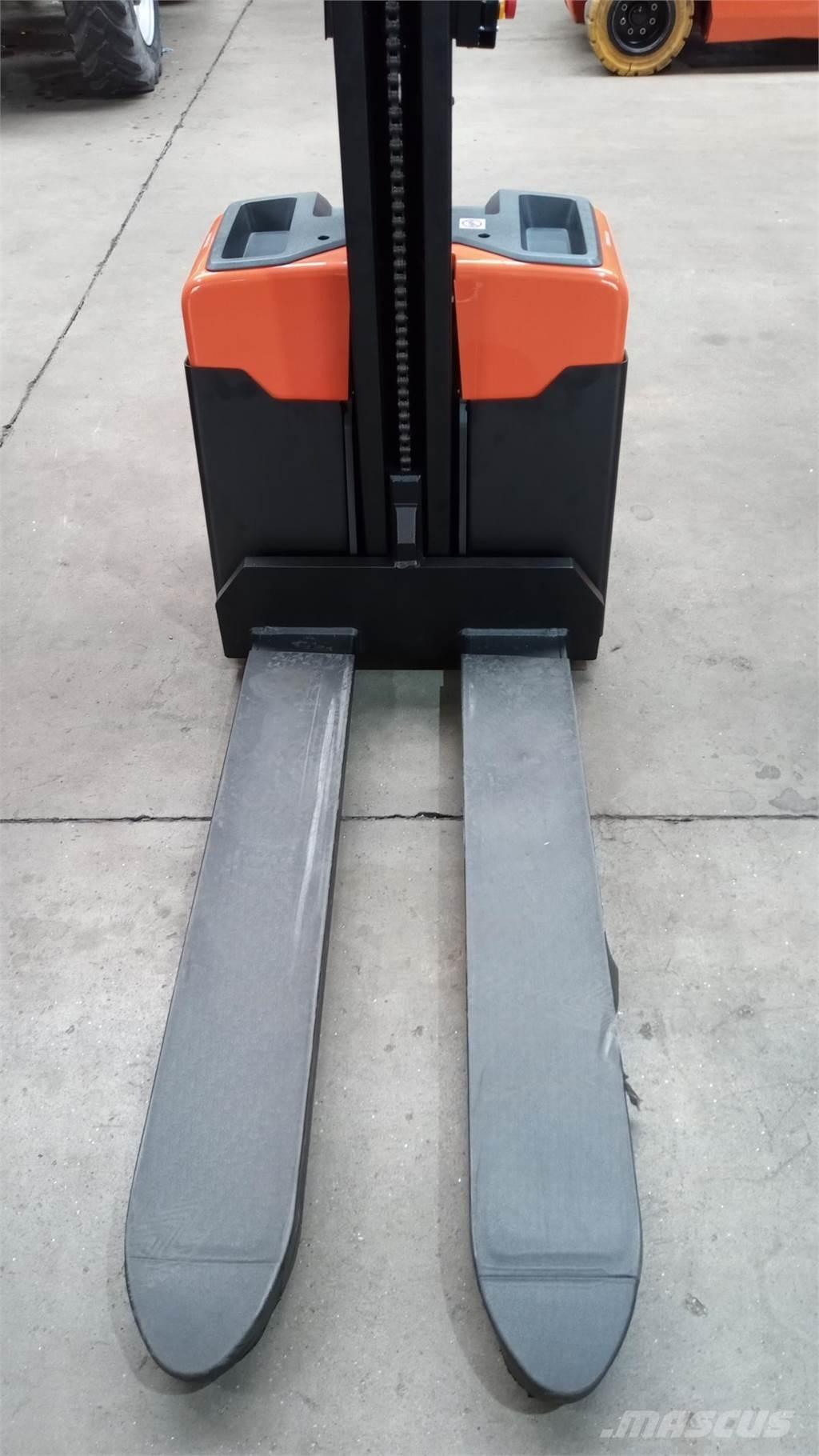 Toyota HWE100 Deichselstapler