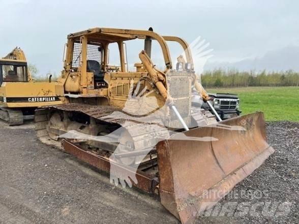 Komatsu D65P-7 Bulldozer