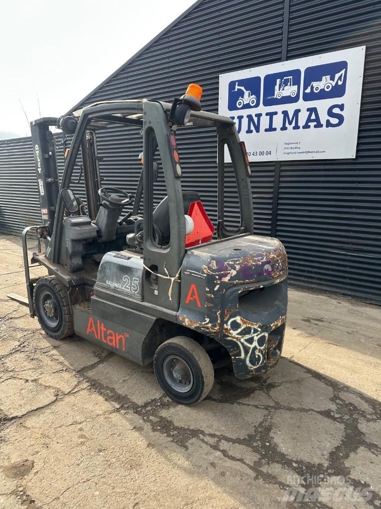 Nissan FD25 Dieselstapler