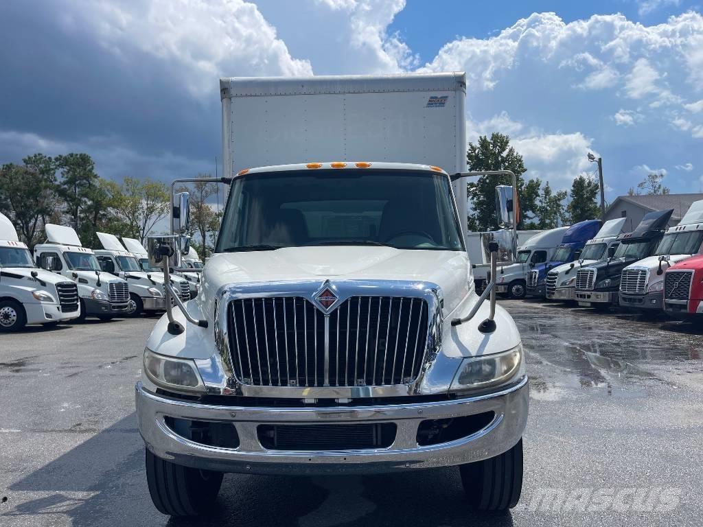 International 4300 Kofferaufbau
