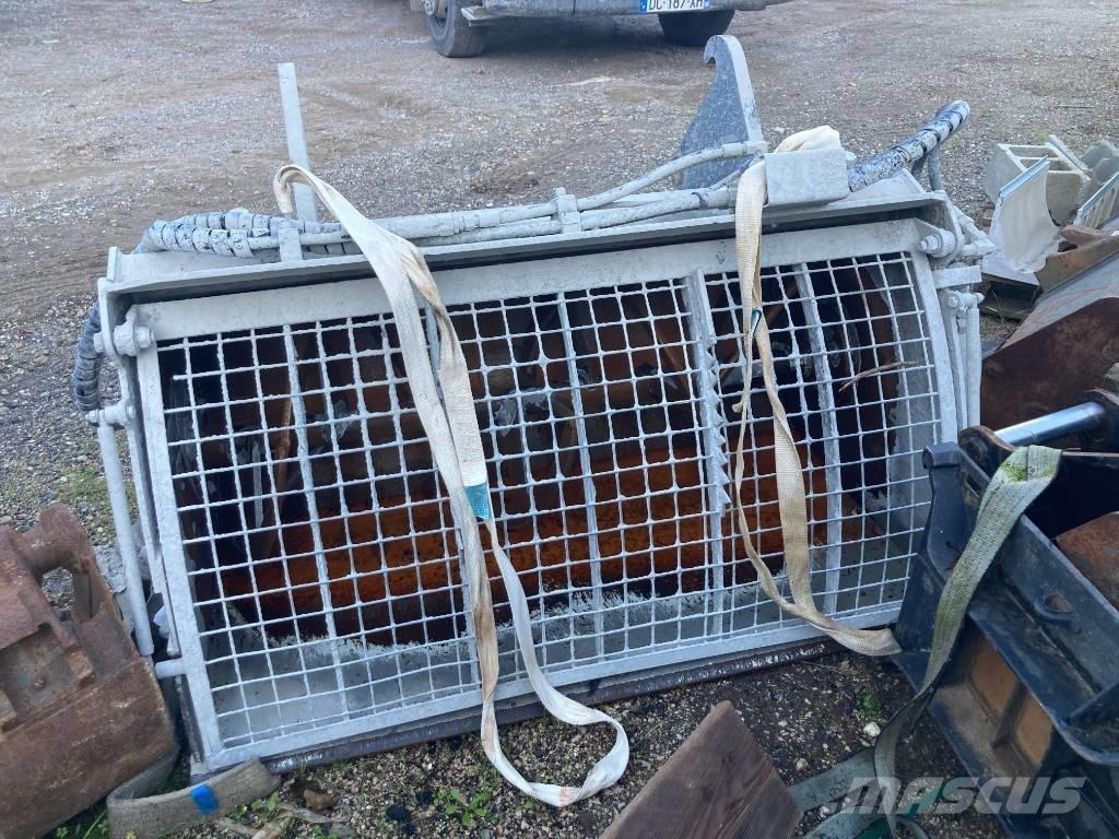 Liebherr T 33-10 Teleskoplader
