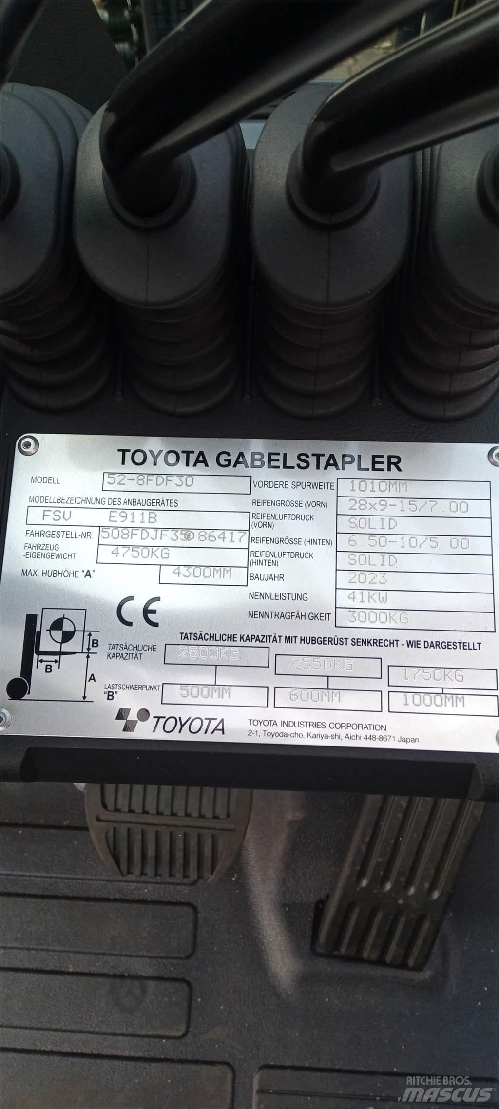 Toyota 52-8FDF30 Dieselstapler