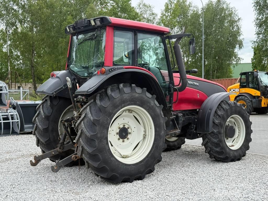 Valtra T 161 Traktoren
