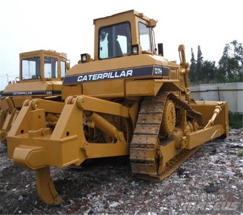 CAT D7H Bulldozer