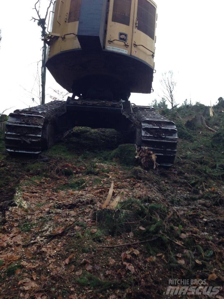 Tigercat LH830C Harvester