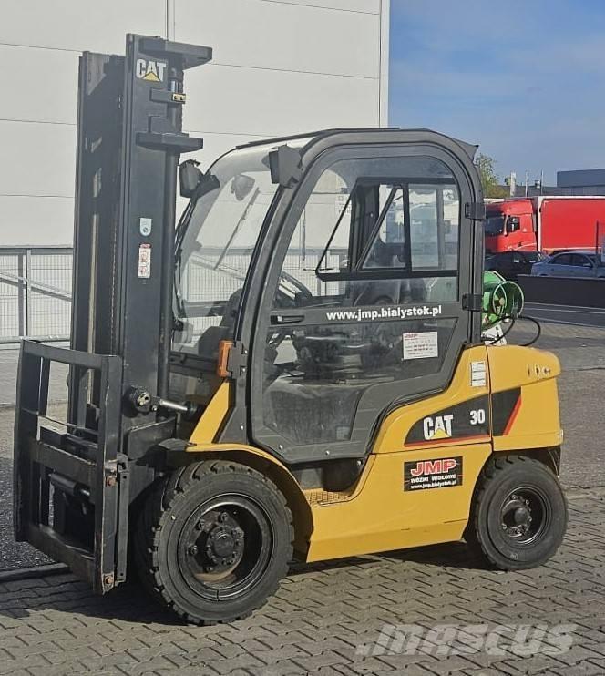 CAT GP 30 N Gasstapler