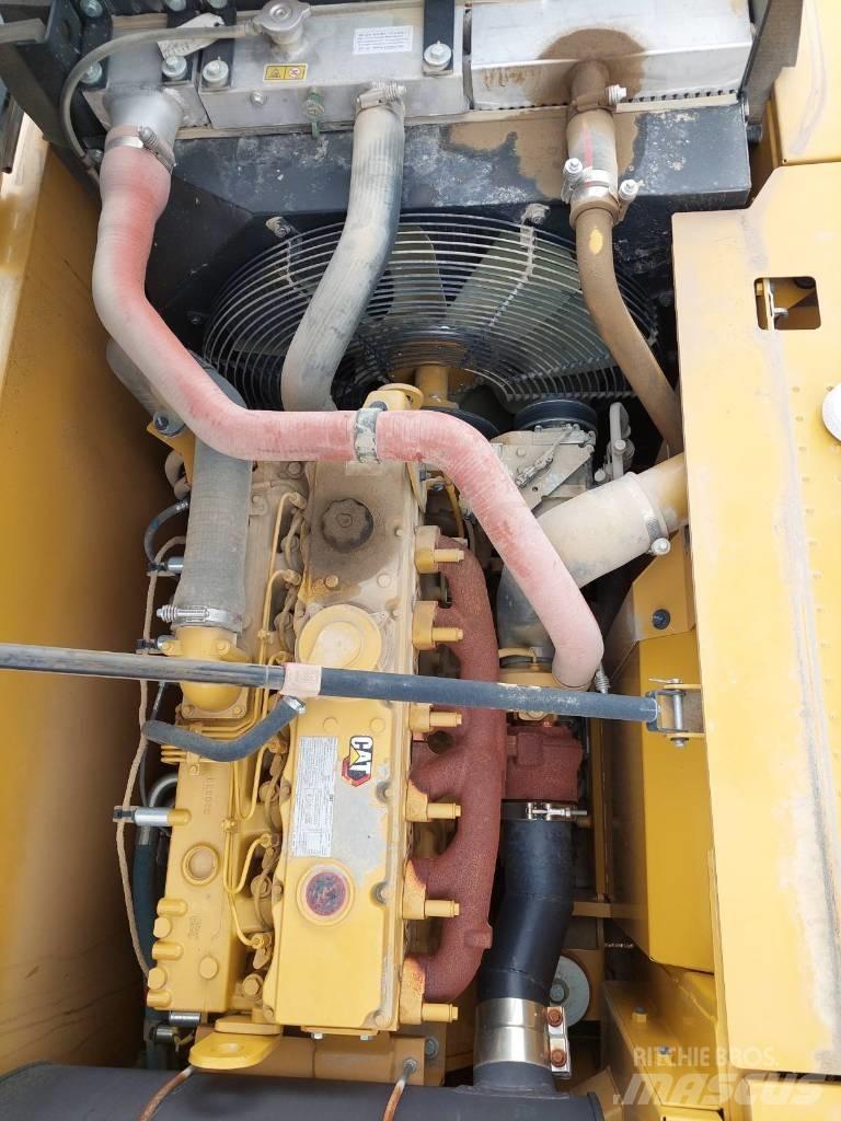 CAT 323D3 Raupenbagger