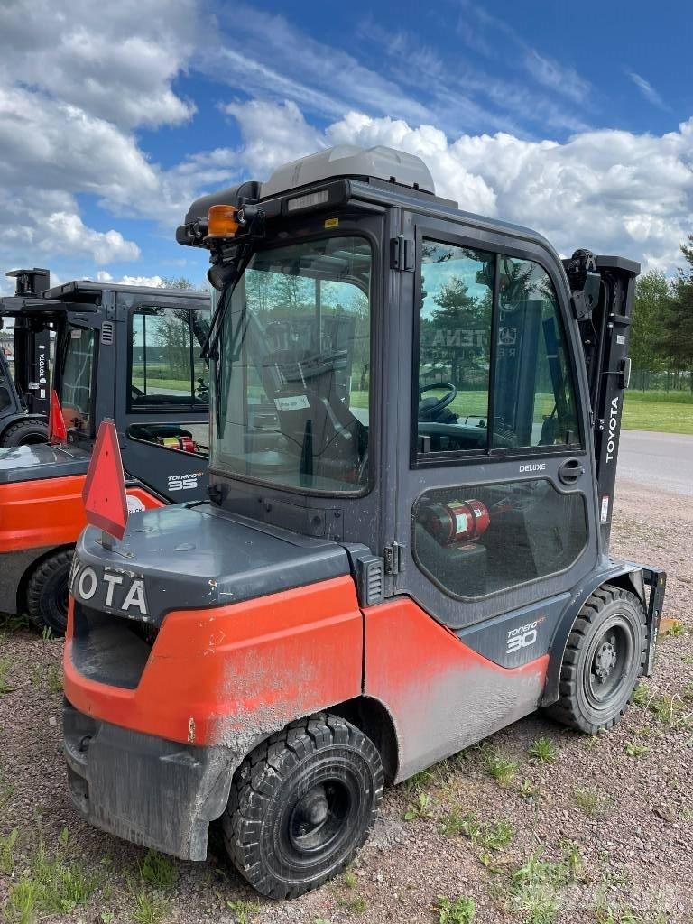 Toyota 56-8FD30F Dieselstapler