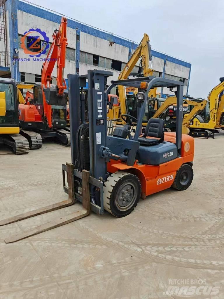 Heli CPCD 30 Dieselstapler