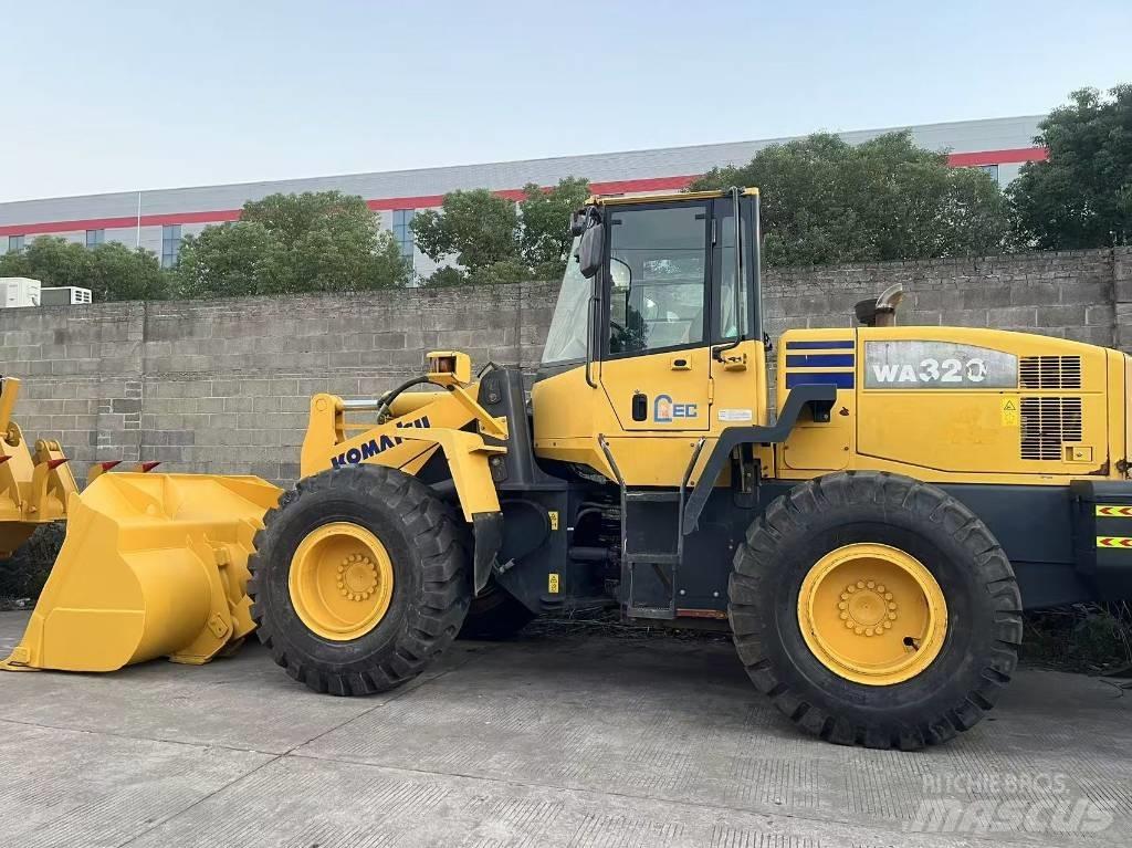 Komatsu WA 320 Radlader