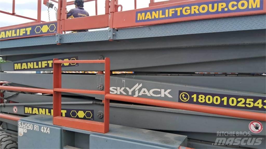 SkyJack 9250RT Scheren-Arbeitsbühnen