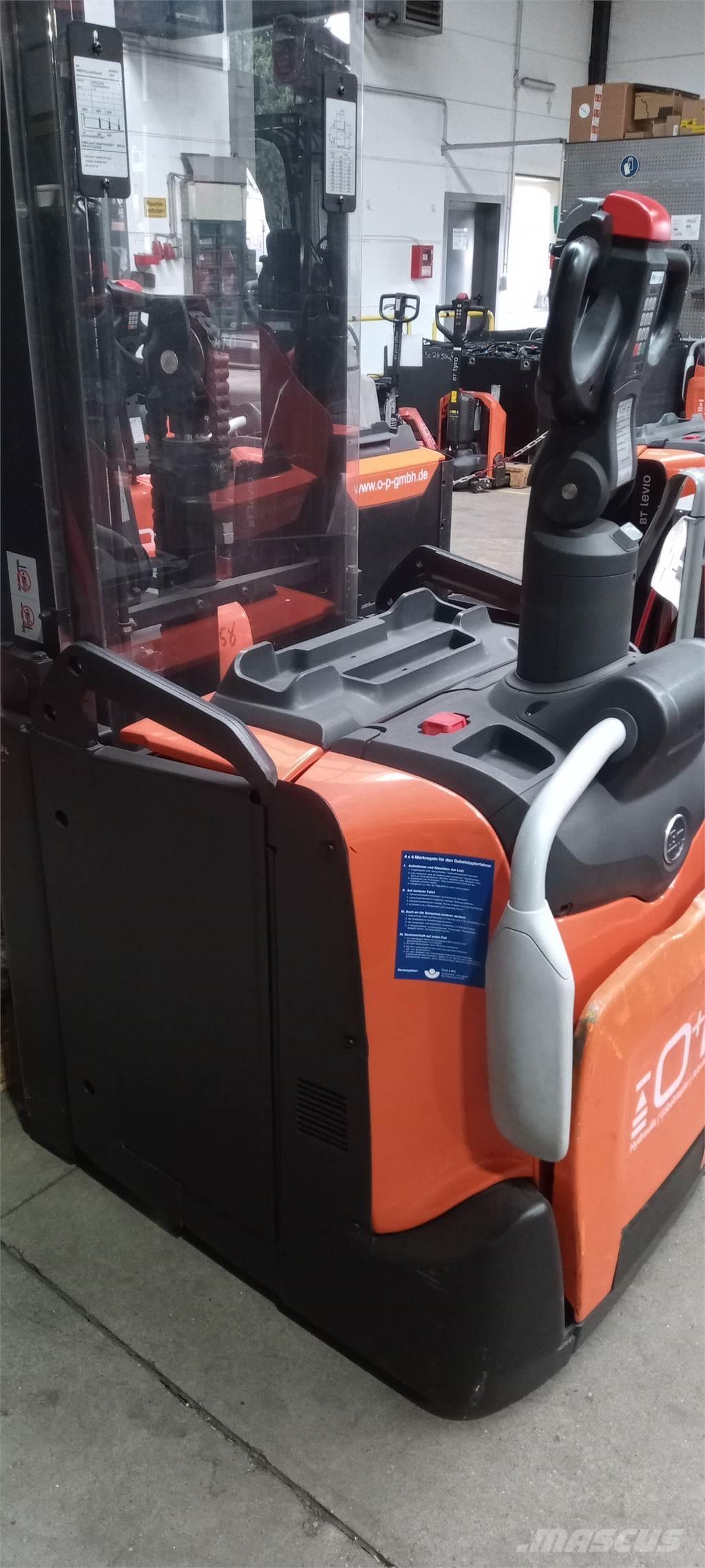 Toyota SPE160L Deichselstapler