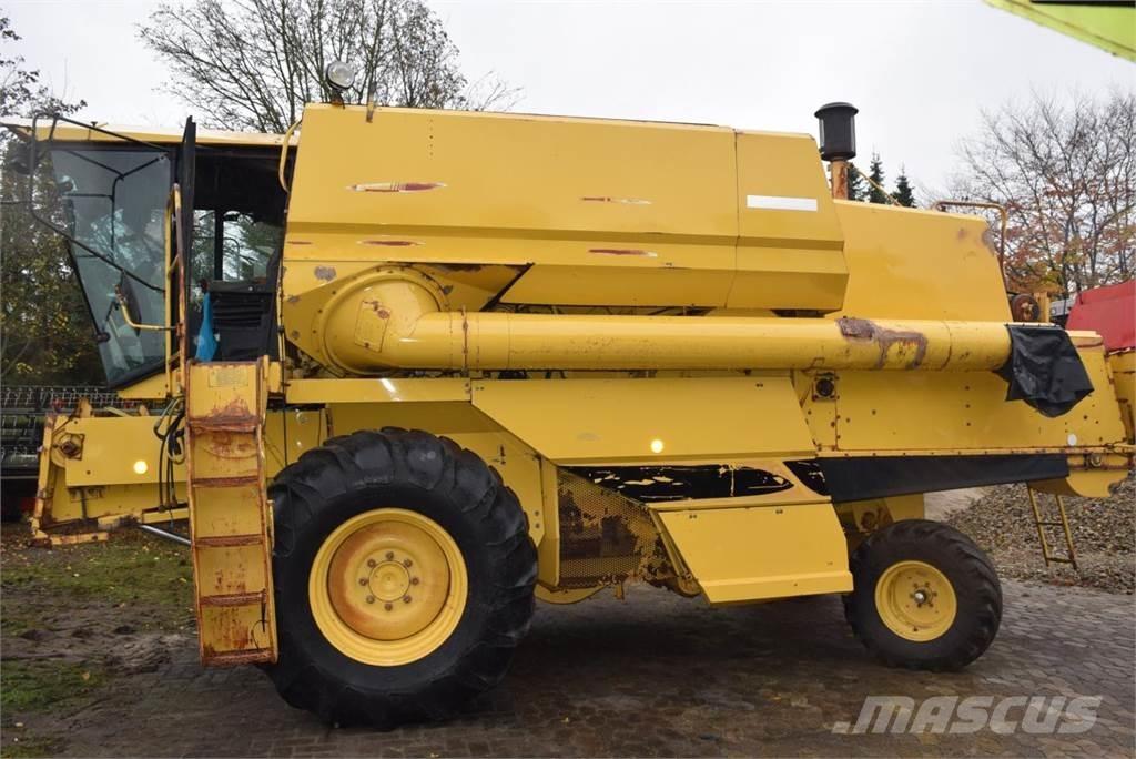 New Holland TF 42 Mähdrescher
