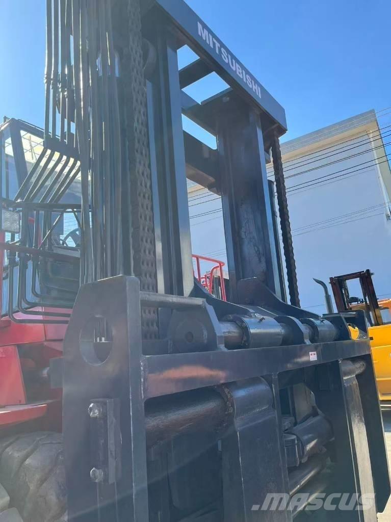 Mitsubishi FD 30 T Dieselstapler