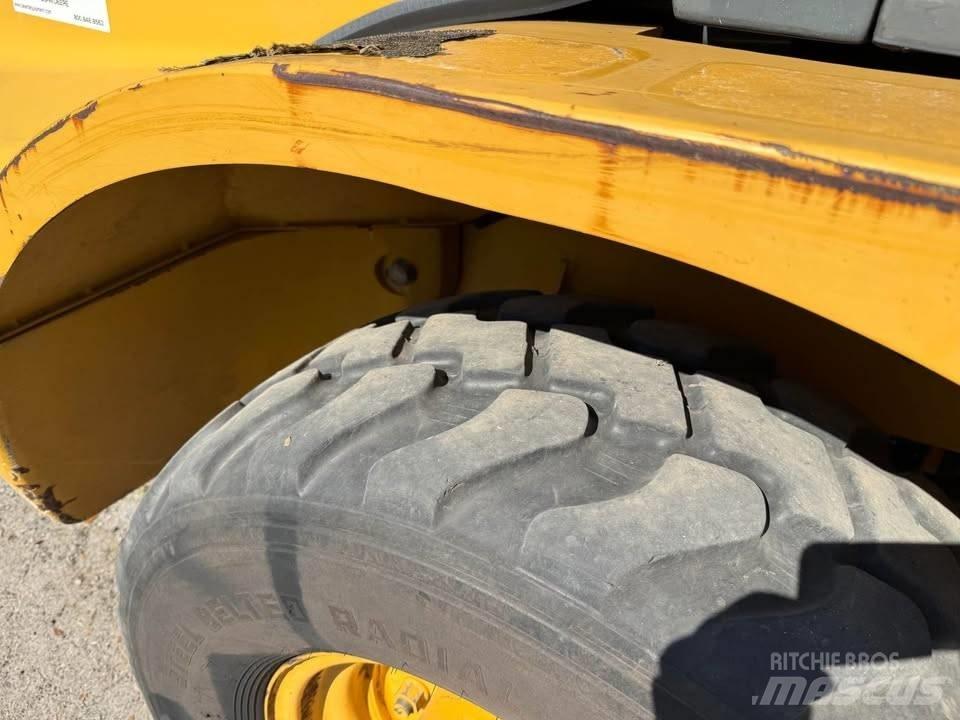 John Deere 244 J Radlader