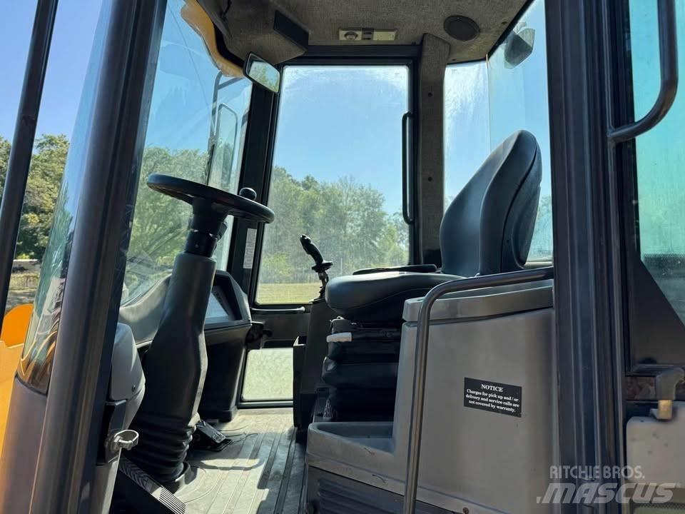 John Deere 244 J Radlader