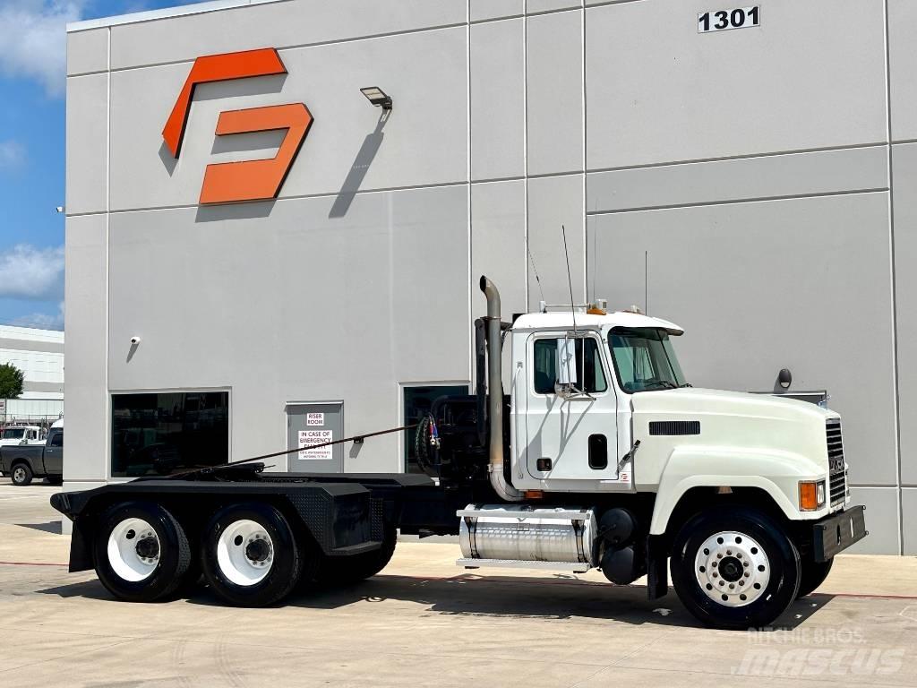 Mack CH 613 Bergungsfahrzeuge