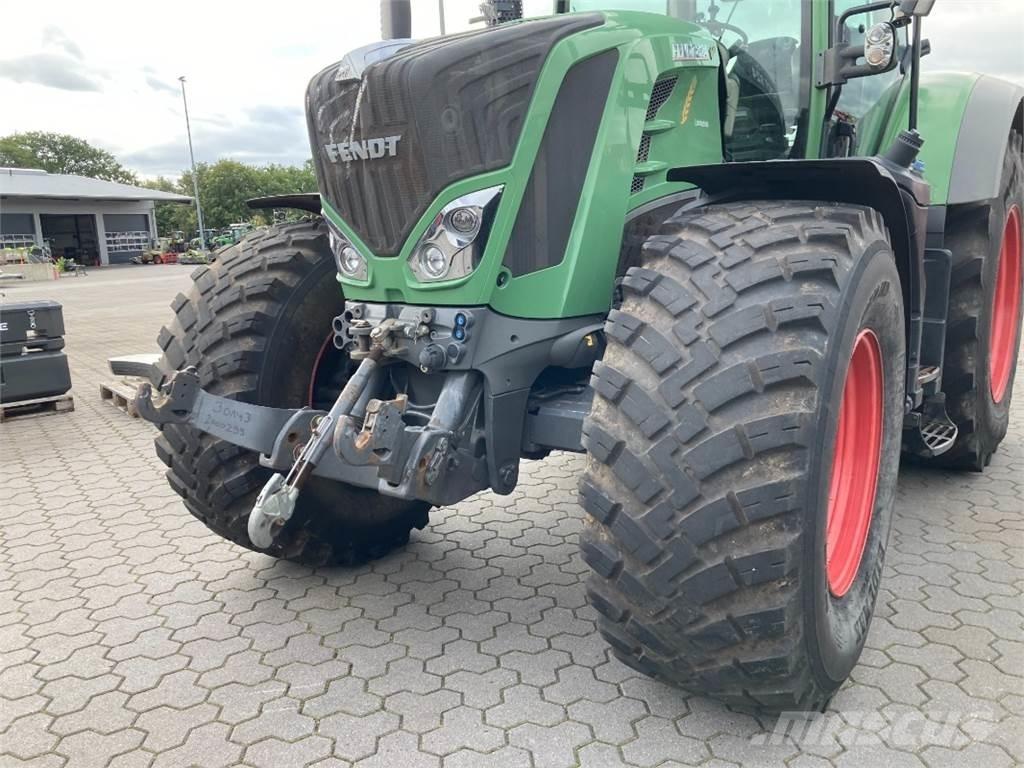 Fendt 824 Vario S4 Traktoren