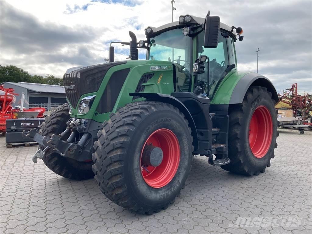 Fendt 824 Vario S4 Traktoren