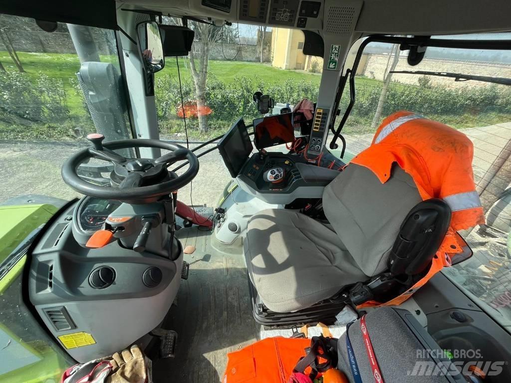 CLAAS Axion 830 Traktoren