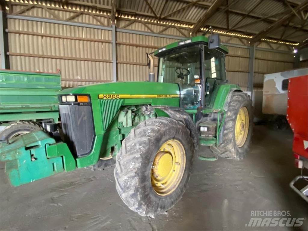 John Deere 8200 Traktoren