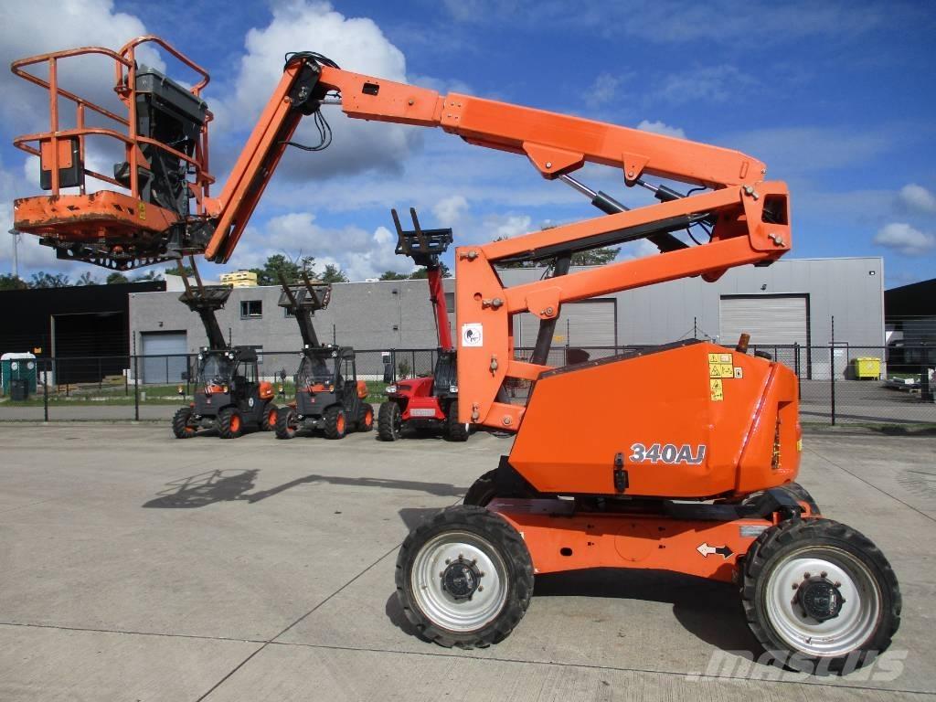 JLG 340AJ (835) Kompakte selbstfahrende Hebebühnen