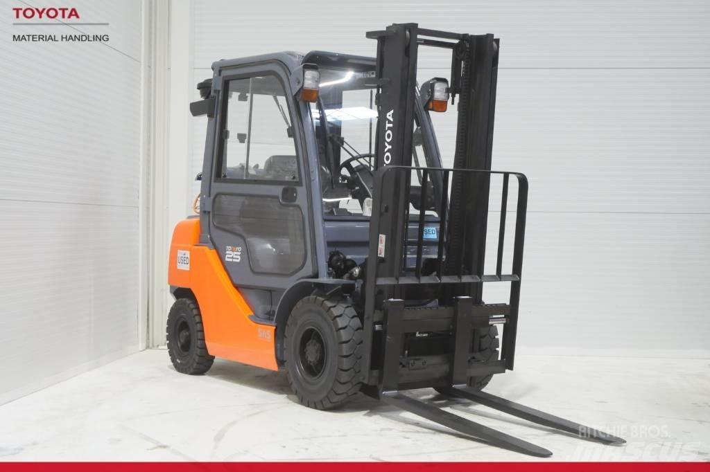 Toyota 02-8 FGF 25 Gasstapler