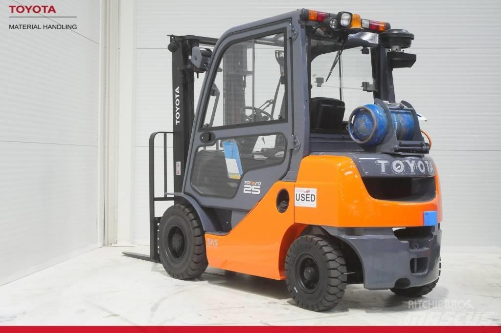 Toyota 02-8 FGF 25 Gasstapler