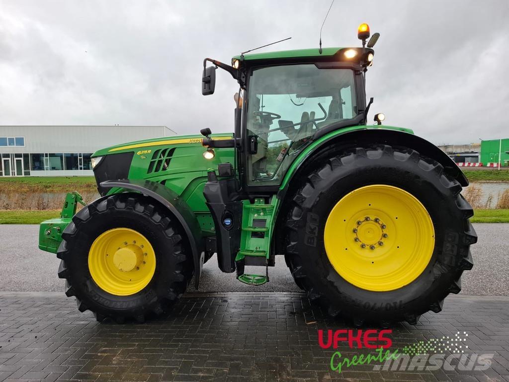 John Deere 6215 R Traktoren