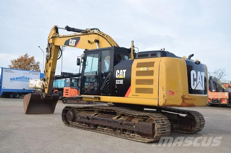 CAT 323E-stock id2 Raupenbagger
