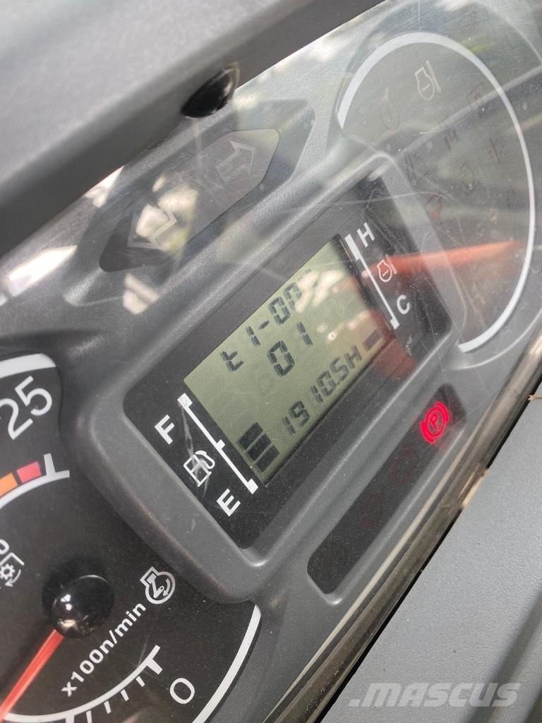 Iseki TJA 8080 Traktoren