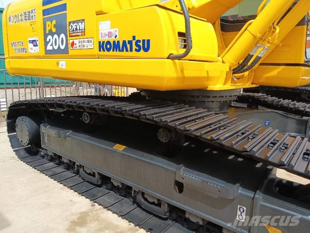 Komatsu PC200-8 Raupenbagger