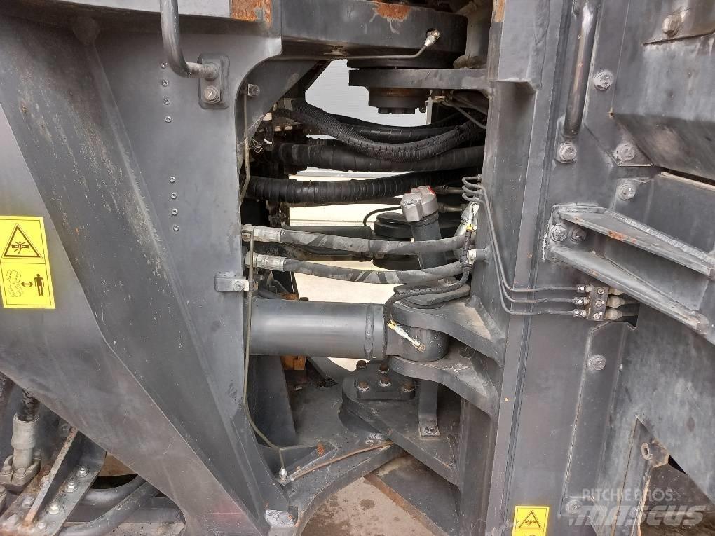 Komatsu WA500-7 Radlader