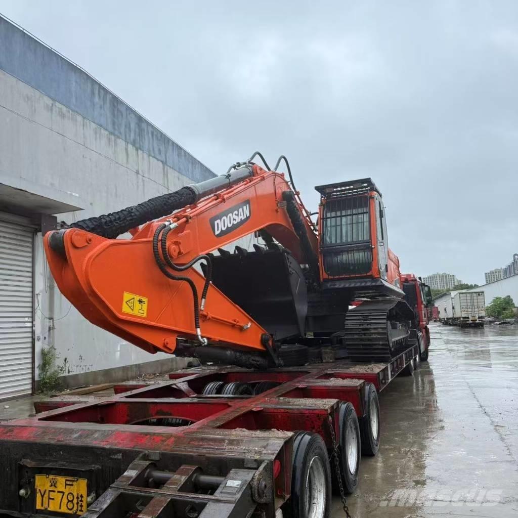 Doosan DX 225 LCA Raupenbagger